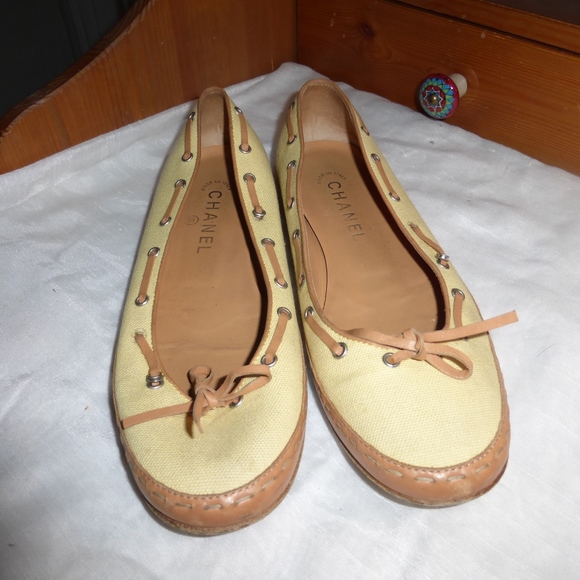 chanel flats 38.5 yellow canvas ballet shoes brown leather trim - Picture 3 of 7